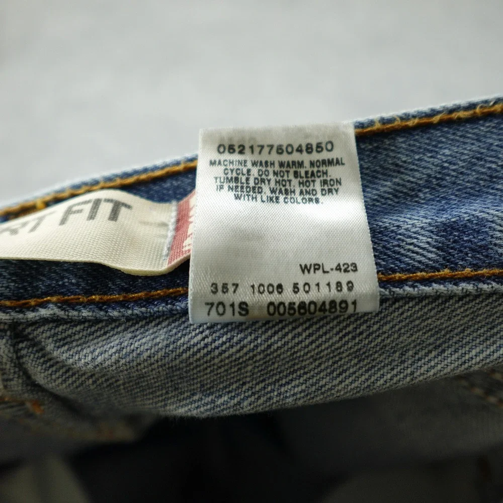 Vintage Levi's 560 Jeans Mens 40x34 Blue Comfort Fit Relaxed Tapered Leg Y2K